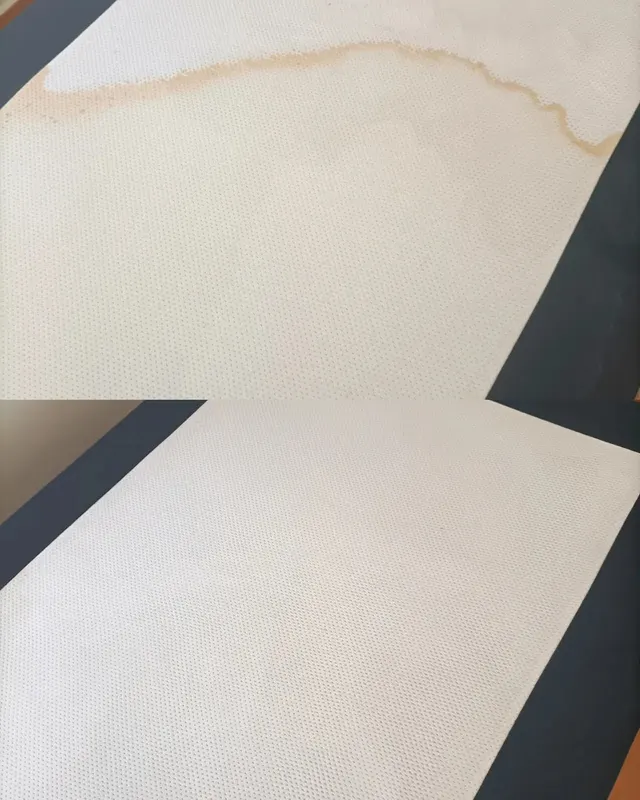 Detail skvrny na světlé matraci před čištěním a po tepování